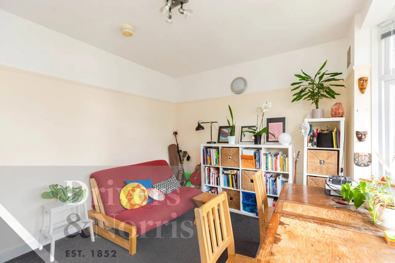 Warlters Close, Holloway, N7, photo 5