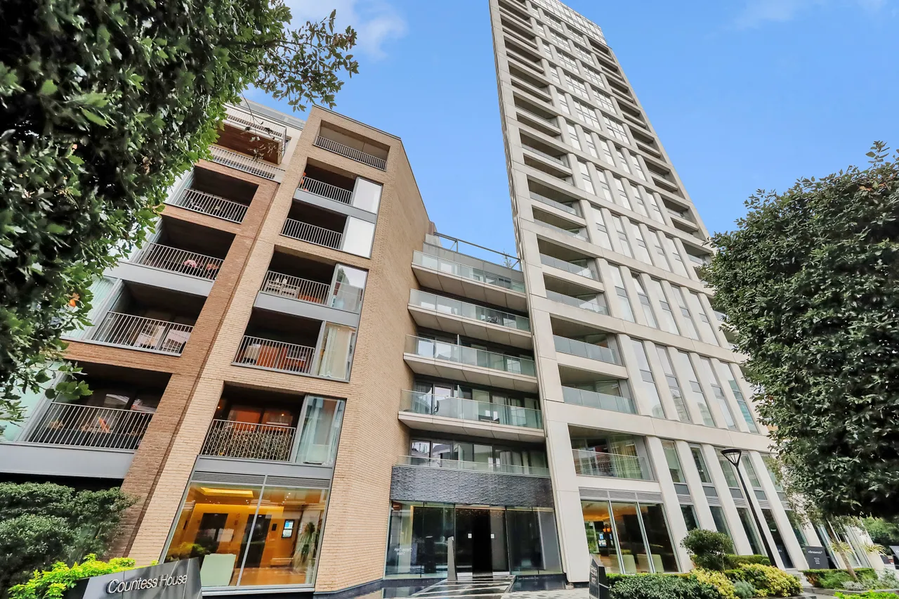 2 bed flat for sale, Park Street, Chelsea Creek, SW6