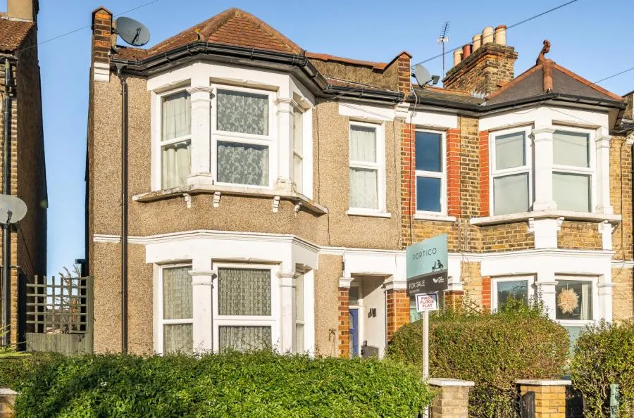 1 bed flat for sale, Cottenham Road, London, E17