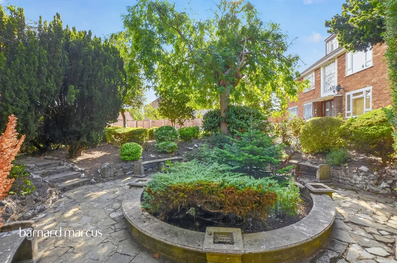 Fairfield Close, London, N12, photo 12