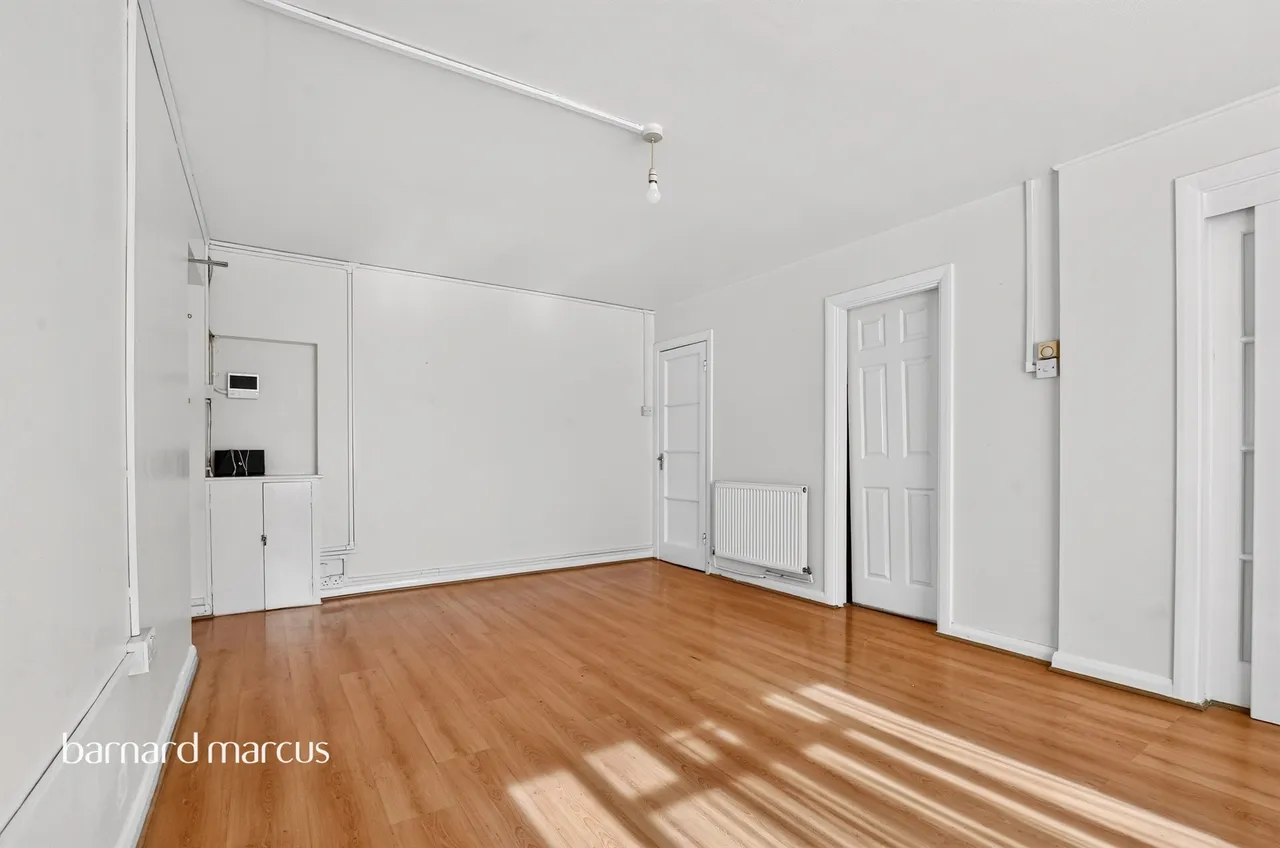 Fairfield Close, London, N12, photo 17