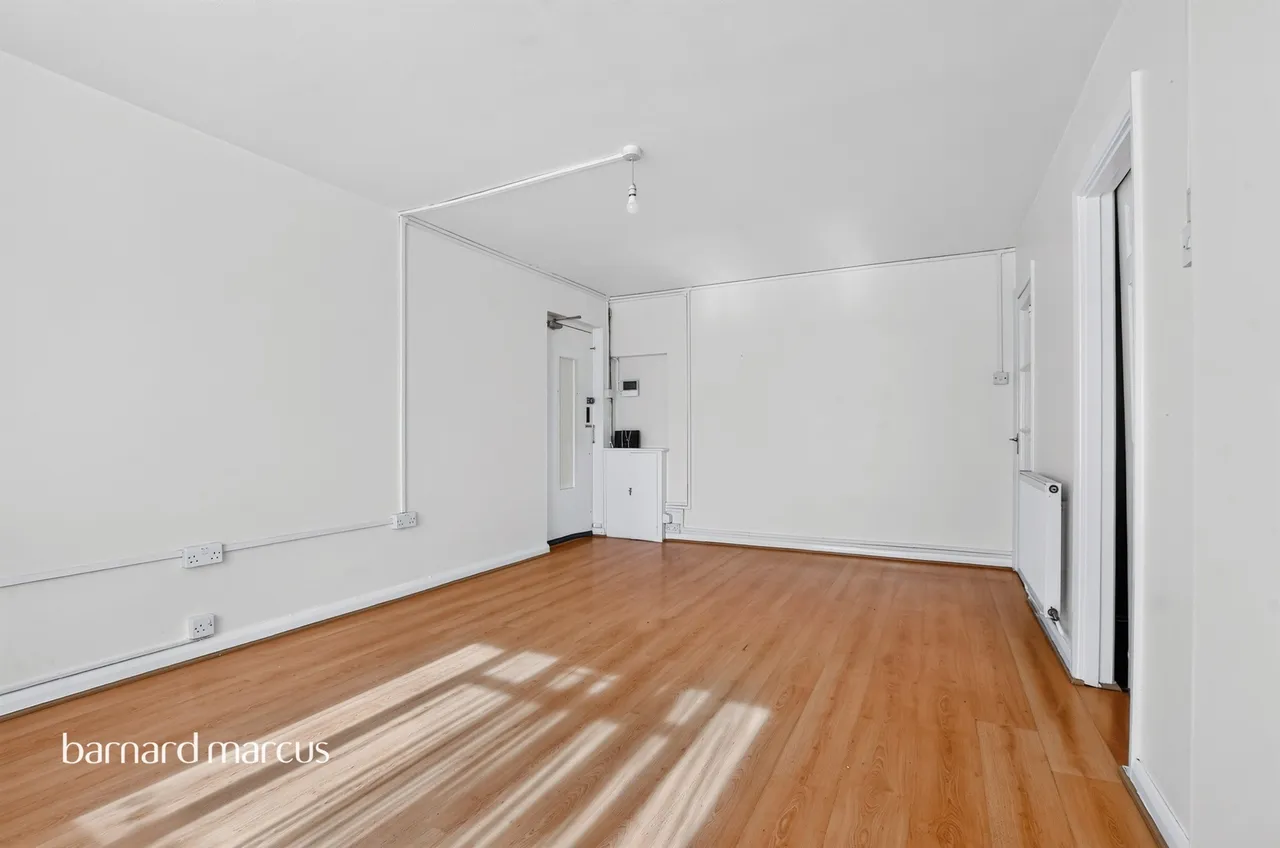 Fairfield Close, London, N12, photo 16