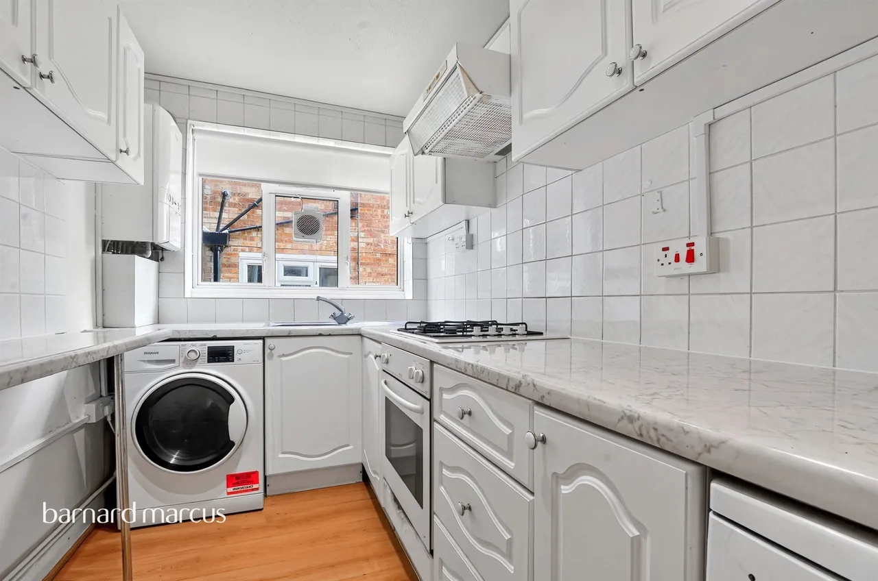Fairfield Close, London, N12, photo 7
