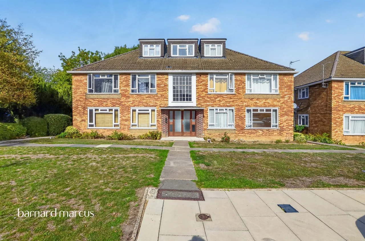 Fairfield Close, London, N12, photo 20