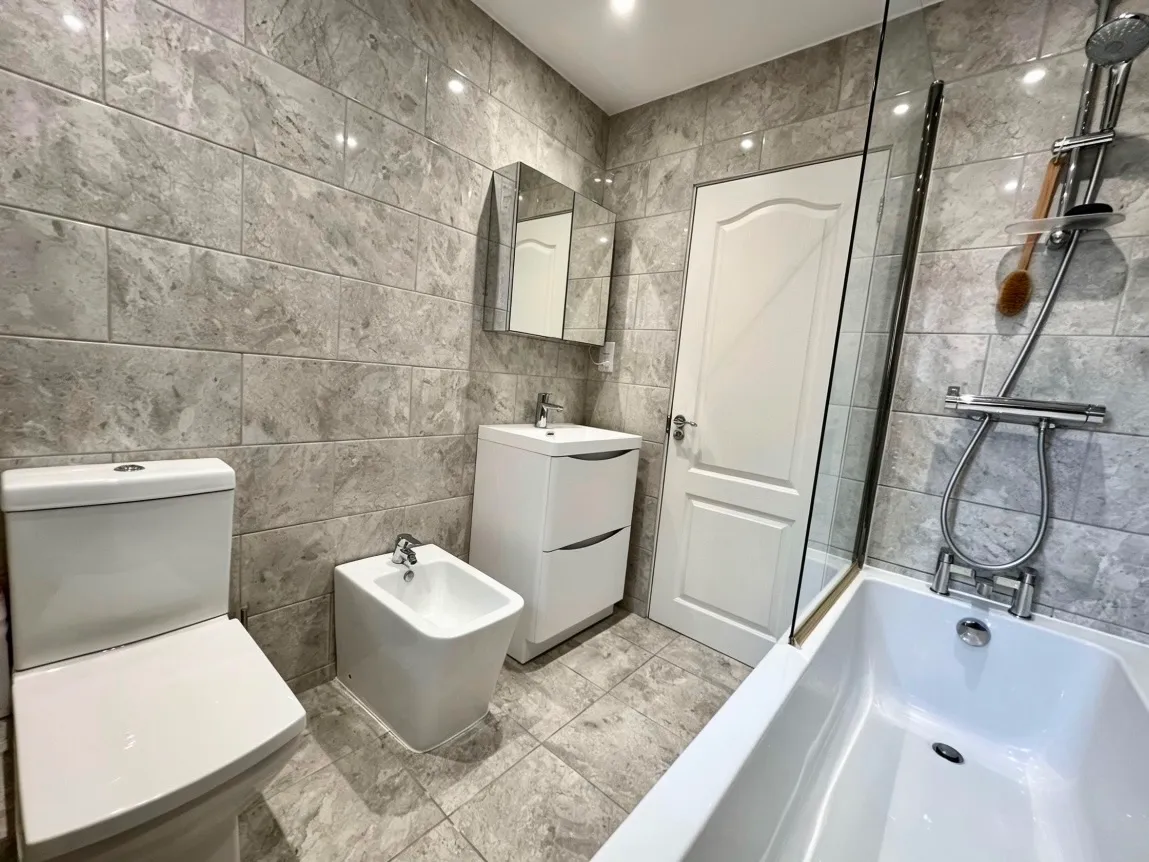 Gooshays Drive, Harold Hill, photo 14