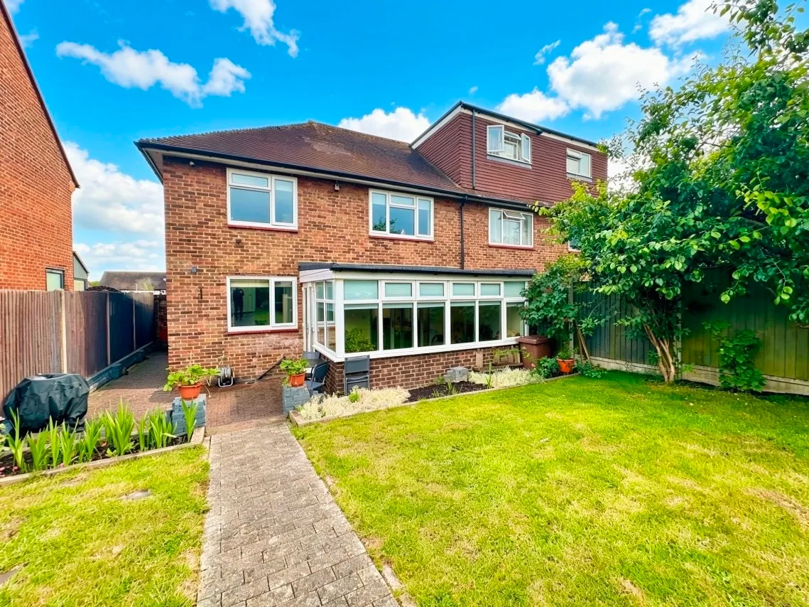 Gooshays Drive, Harold Hill, photo 17
