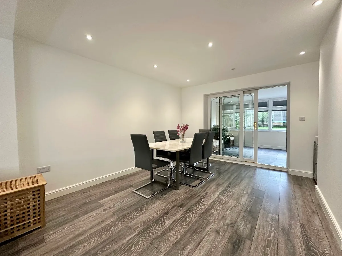 Gooshays Drive, Harold Hill, photo 5