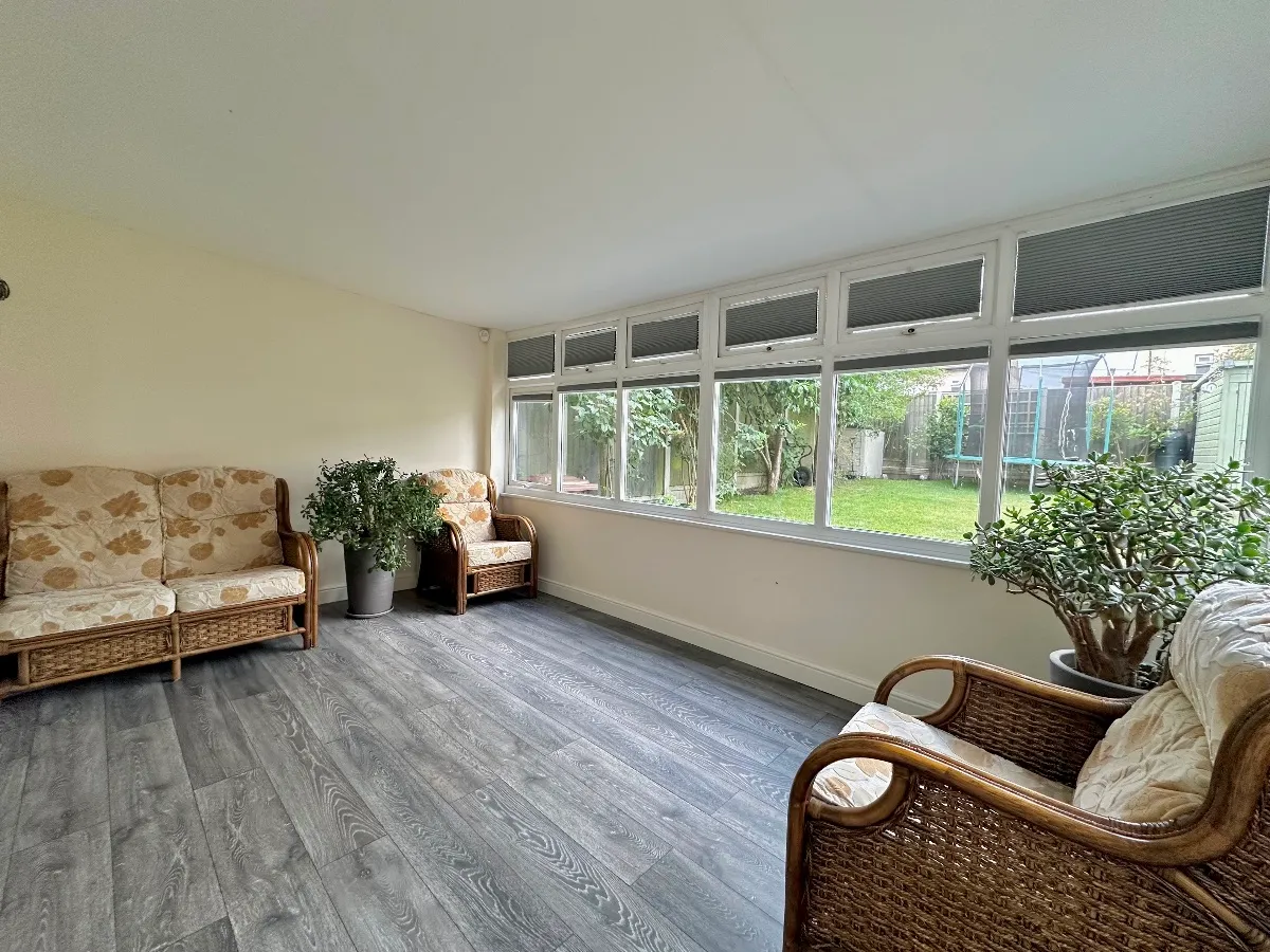 Gooshays Drive, Harold Hill, photo 8