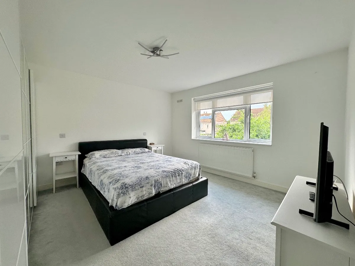 Gooshays Drive, Harold Hill, photo 13