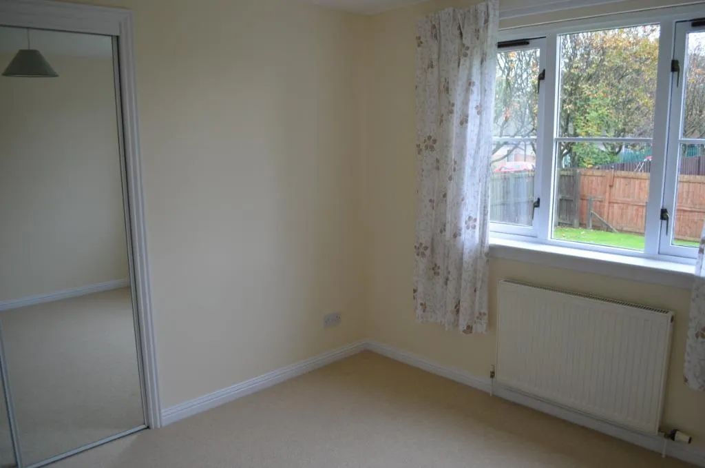 Queens Court, Larbert, FK5, photo 6