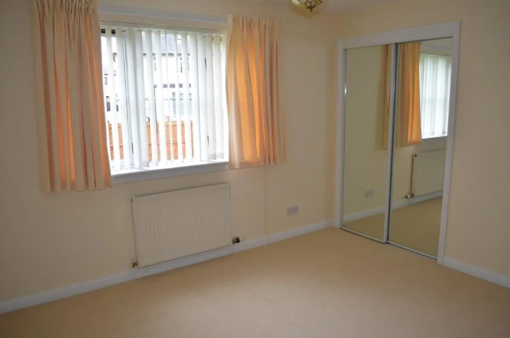 Queens Court, Larbert, FK5, photo 7