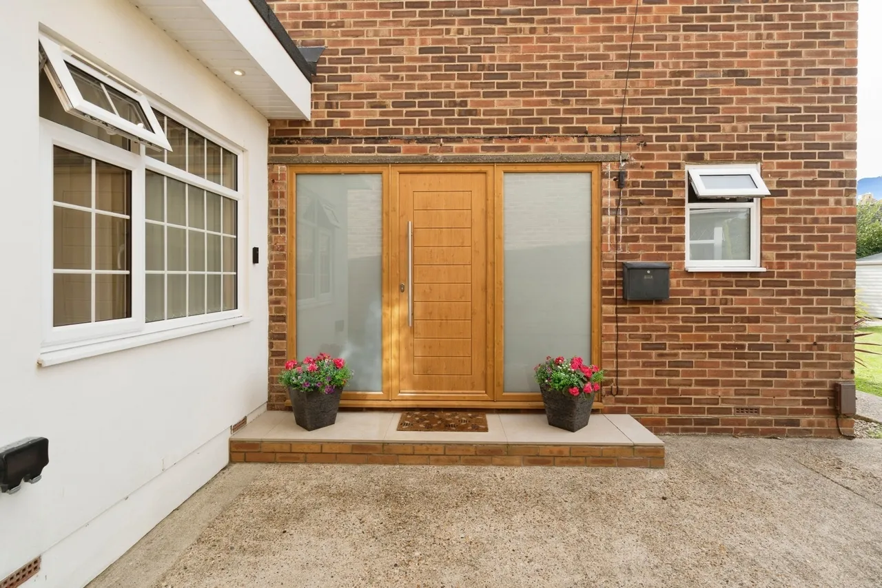 Dover Court, Hayling Island, PO11, photo 2