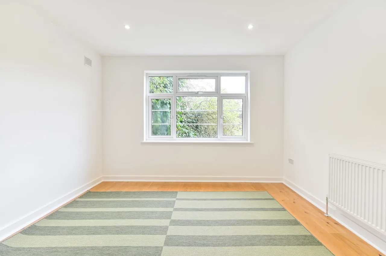 52 Riverside Gardens, Wembley, photo 8