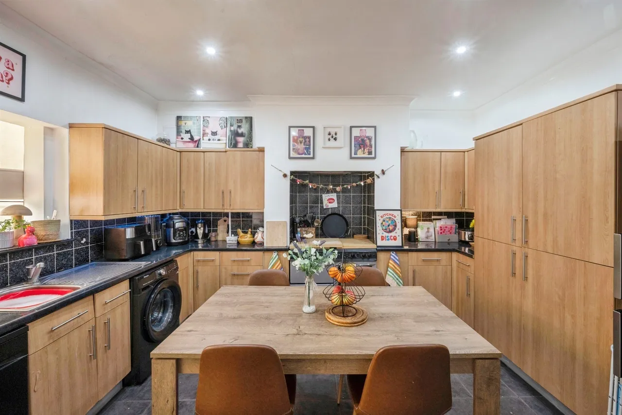 Ivanhoe Road, Conisbrough, DN12, photo 6
