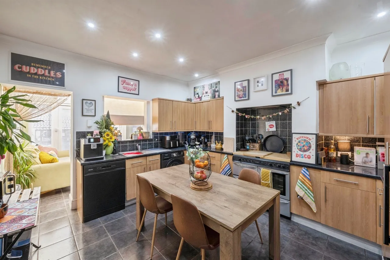 Ivanhoe Road, Conisbrough, DN12, photo 3