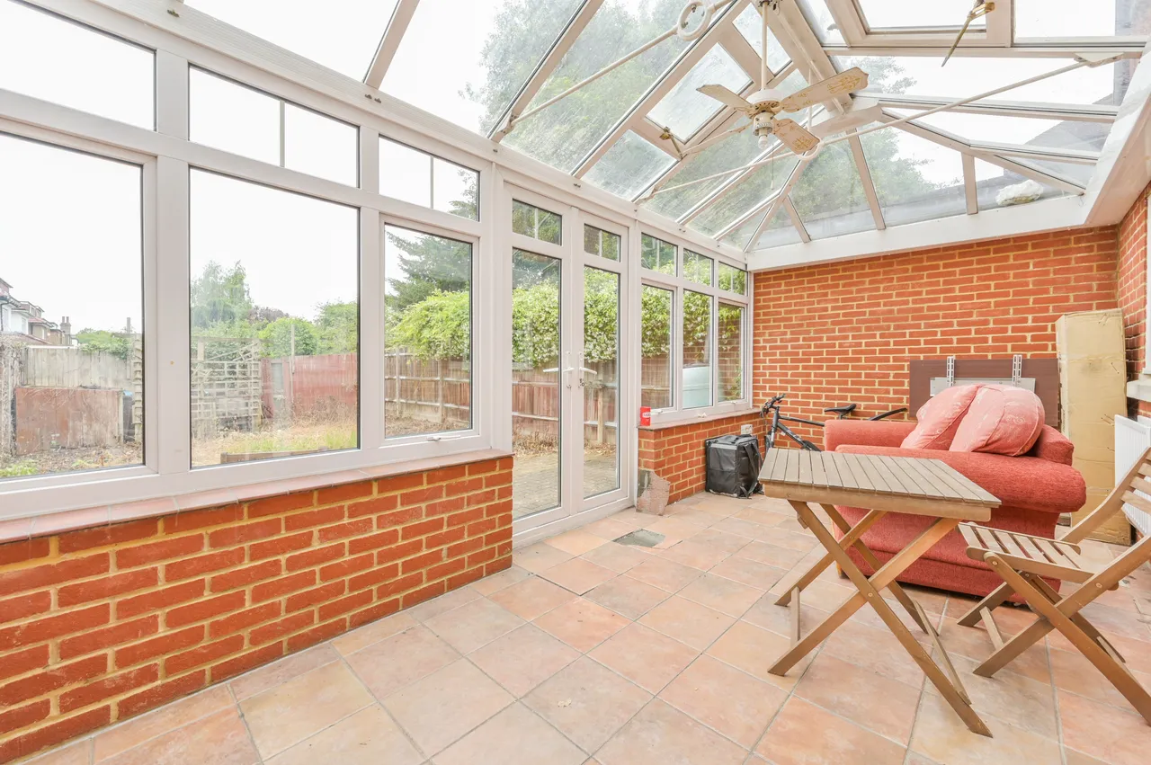 2 St Georges Mews, Sutton Court Road, London, photo 6
