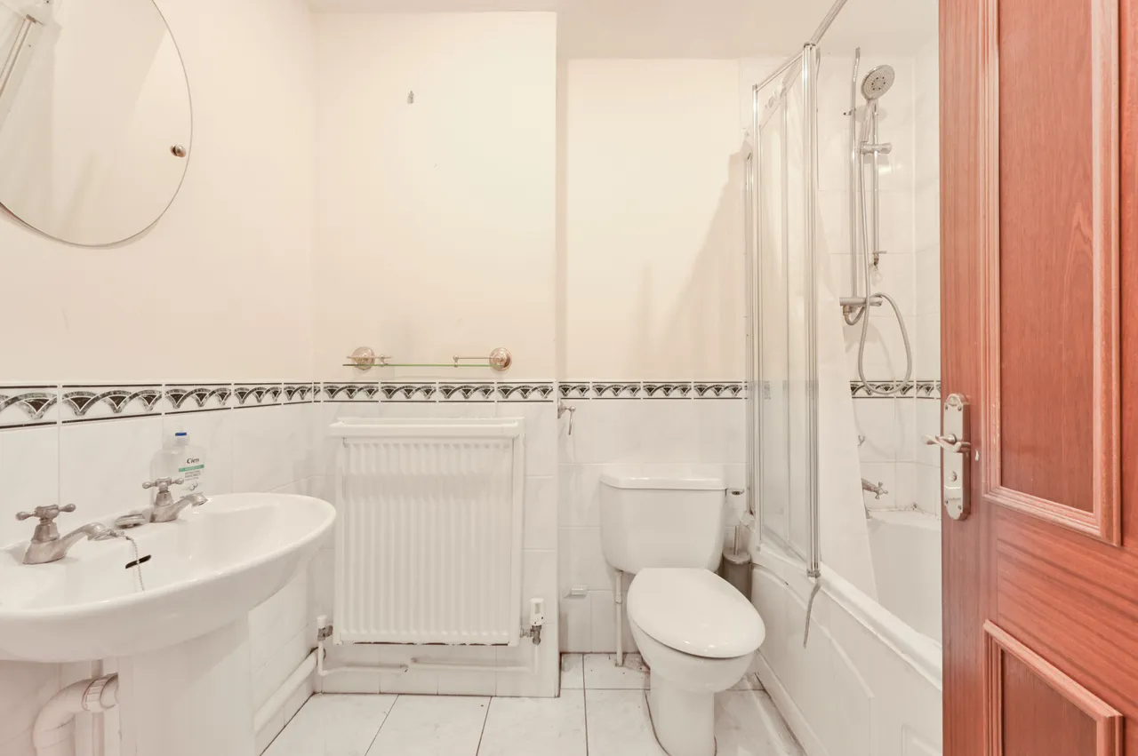 2 St Georges Mews, Sutton Court Road, London, photo 12