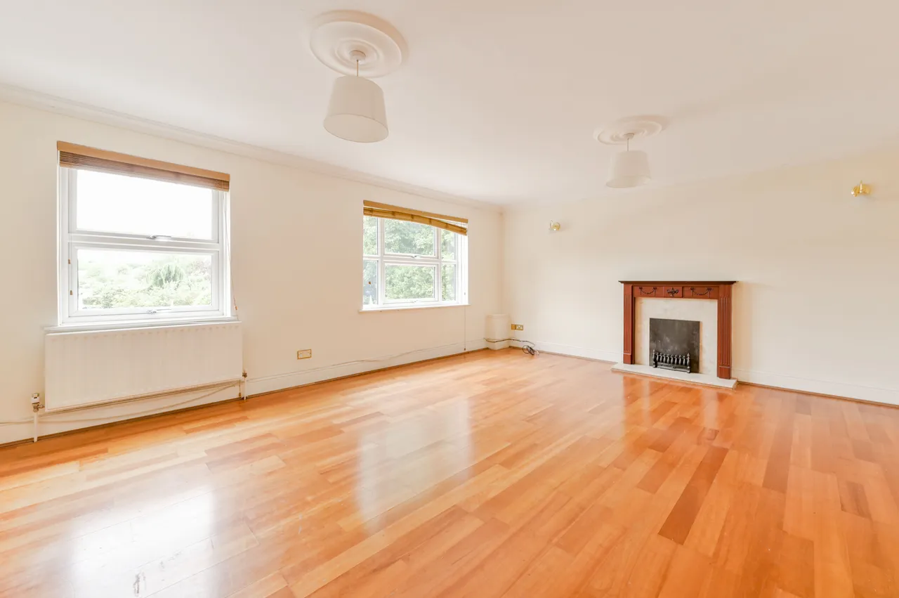 2 St Georges Mews, Sutton Court Road, London, photo 9