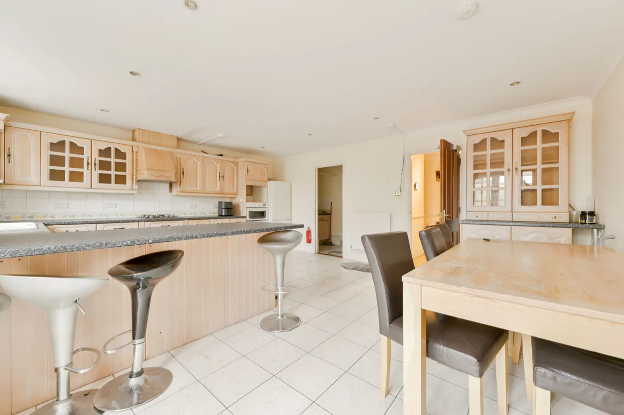 2 St Georges Mews, Sutton Court Road, London, photo 5