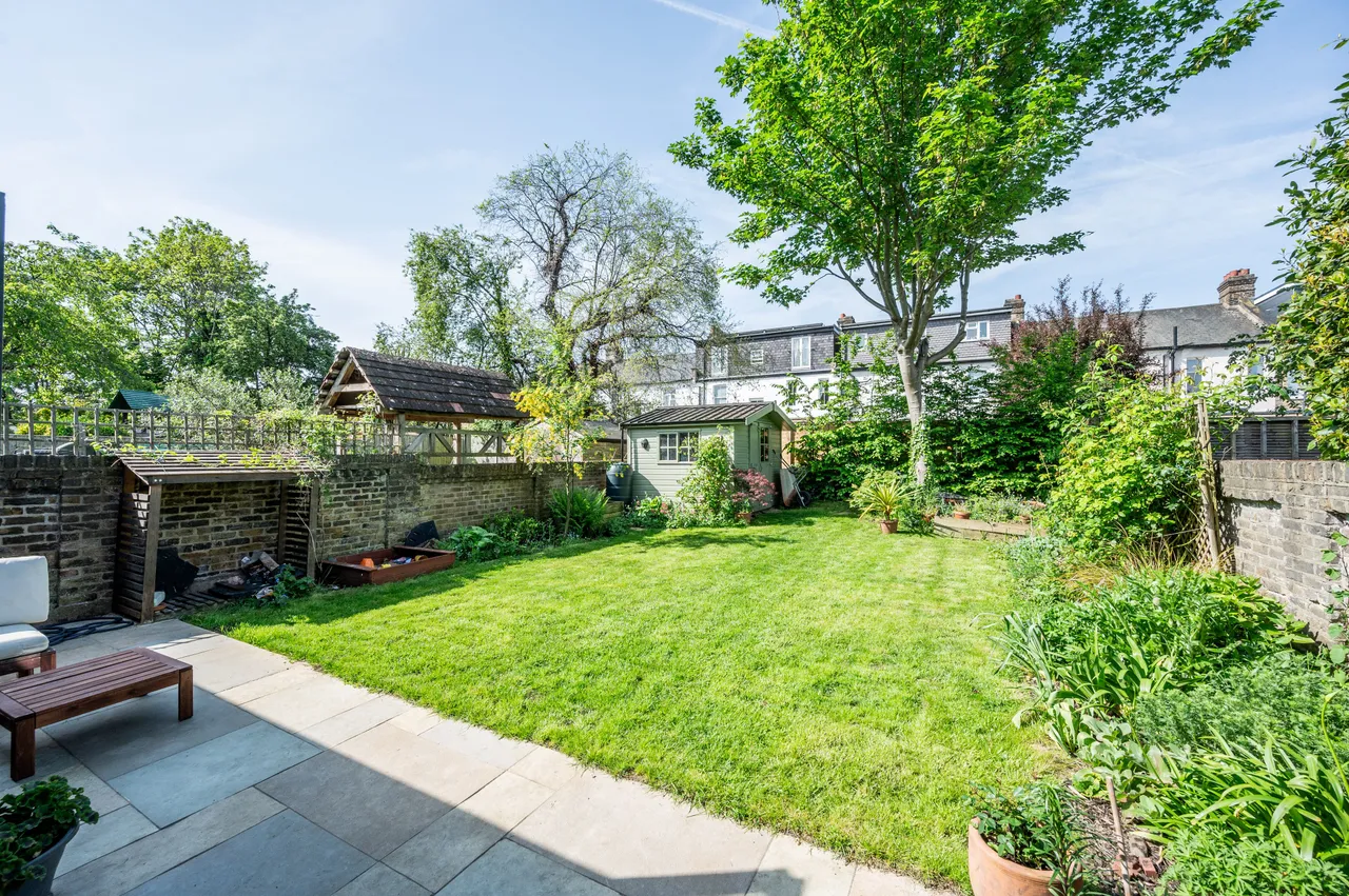 146 Springbank Road, London, photo 12