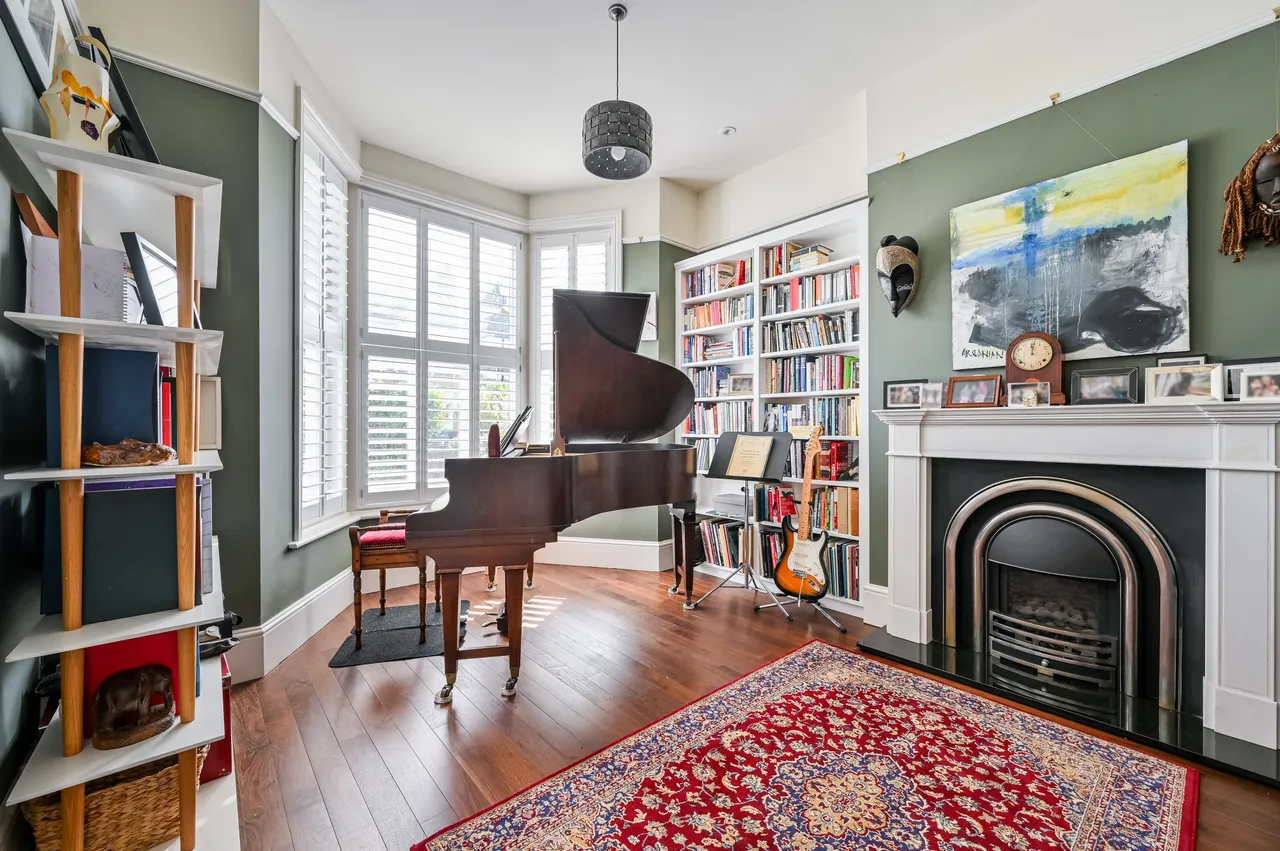 146 Springbank Road, London, photo 4