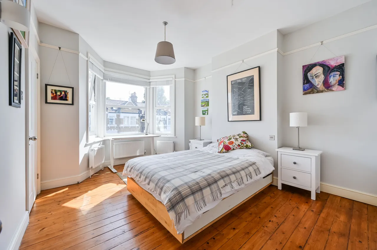 146 Springbank Road, London, photo 6