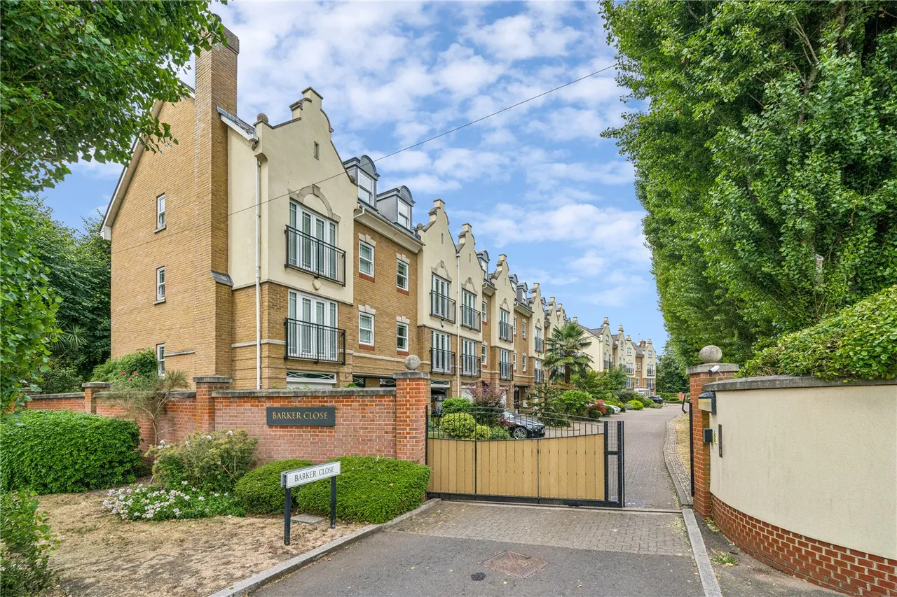Barker Close, Kew, TW9, photo 19
