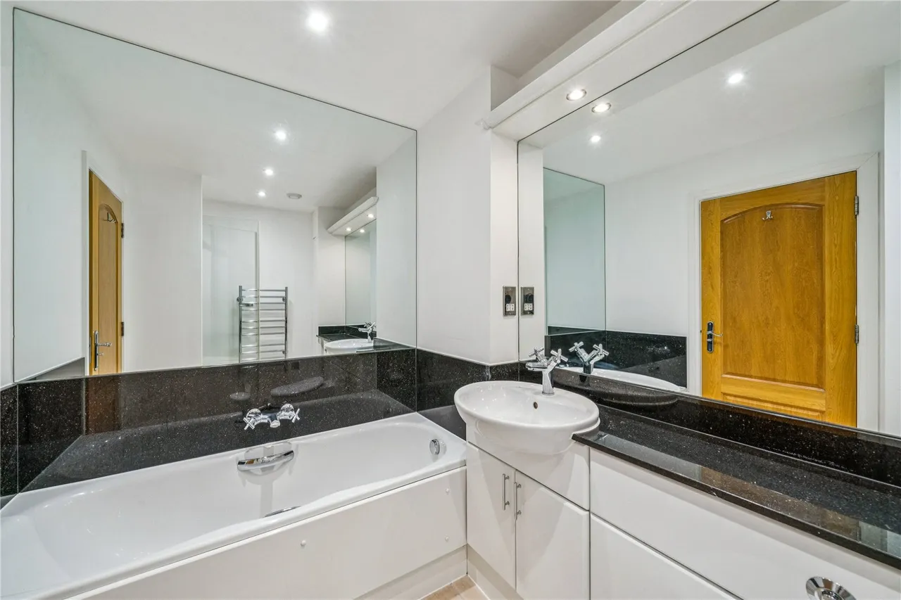 Barker Close, Kew, TW9, photo 11
