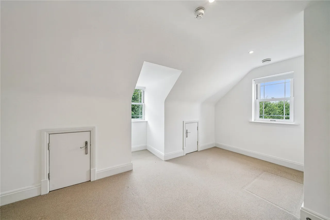 Barker Close, Kew, TW9, photo 15