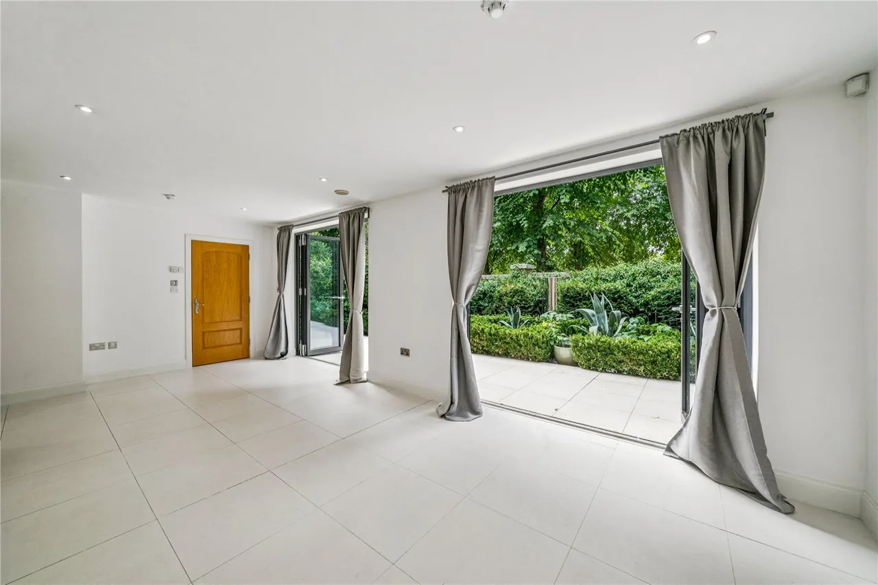 Barker Close, Kew, TW9, photo 6