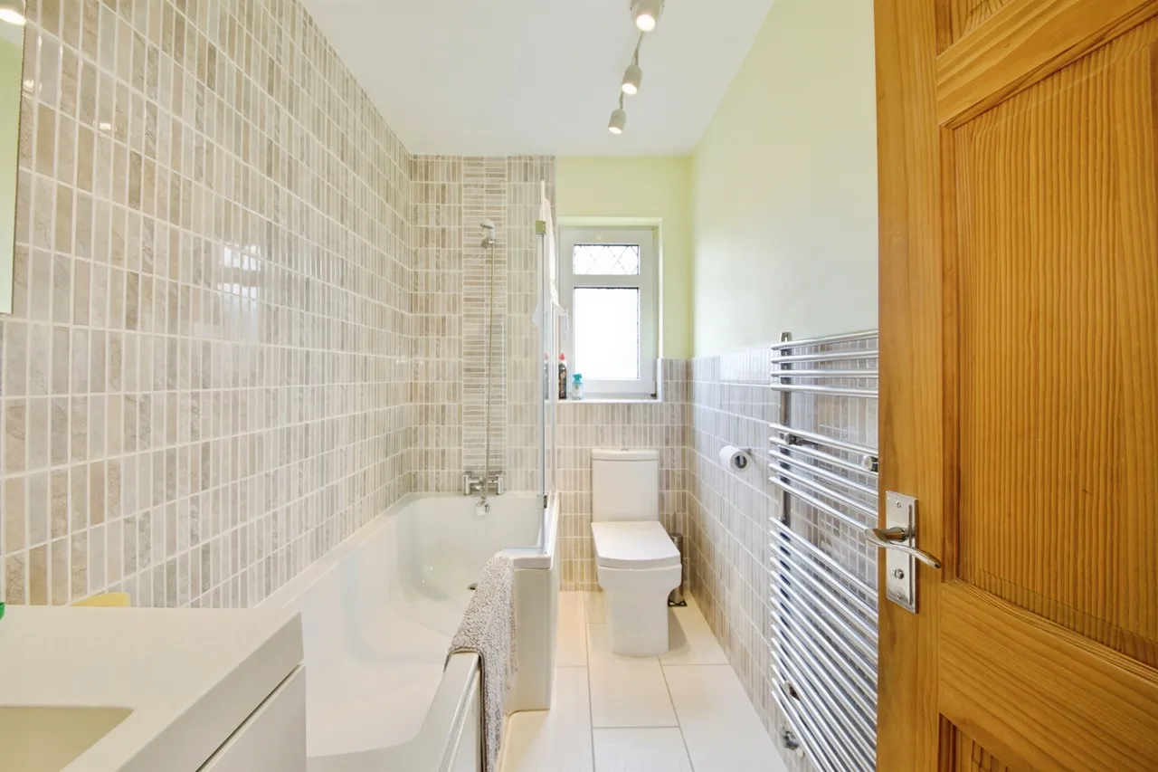 St. Johns Road, Barking, photo 8