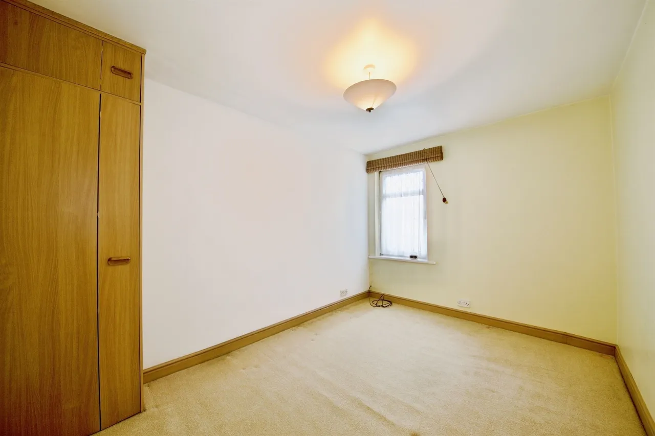 St. Johns Road, Barking, photo 7