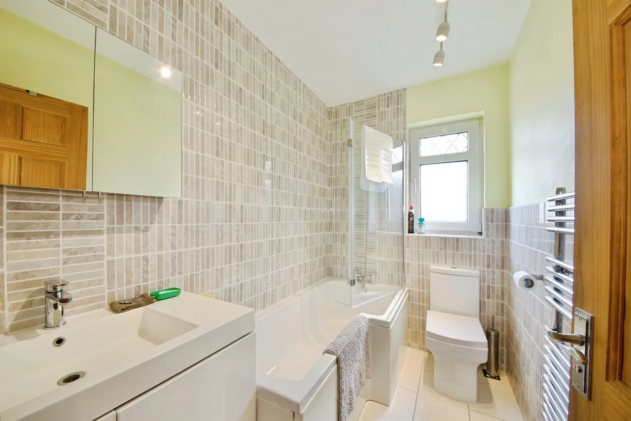 St. Johns Road, Barking, photo 11