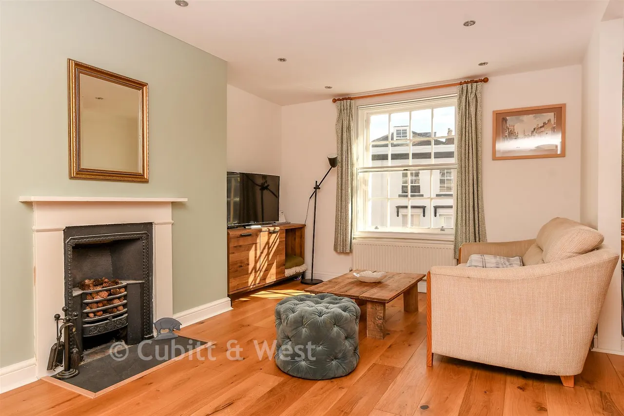 High Street, Dorking, RH4, photo 5