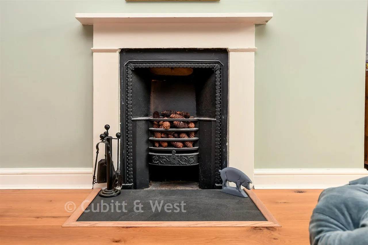 High Street, Dorking, RH4, photo 6