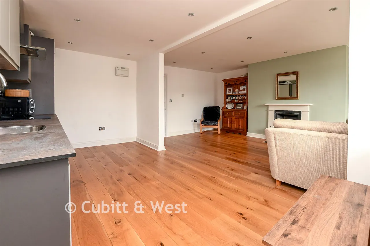 High Street, Dorking, RH4, photo 8