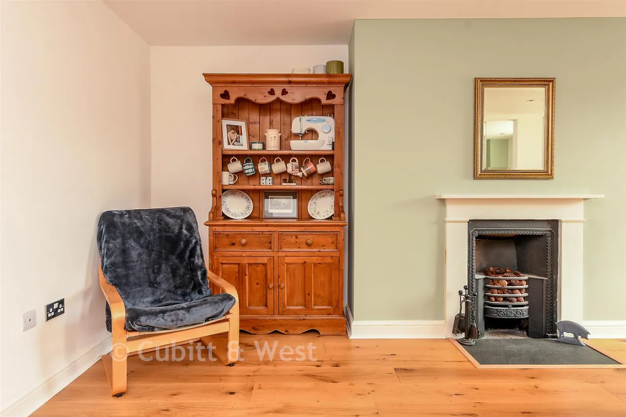 High Street, Dorking, RH4, photo 7