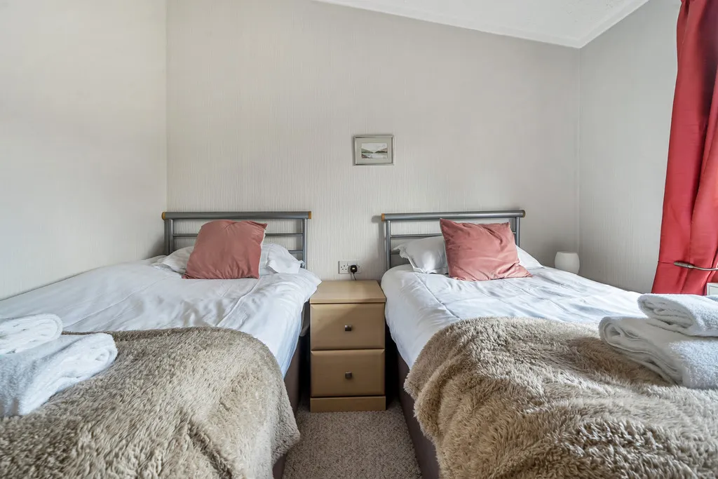 Ransome Lodge, Crake Valley Holiday Park, LA12, photo 7
