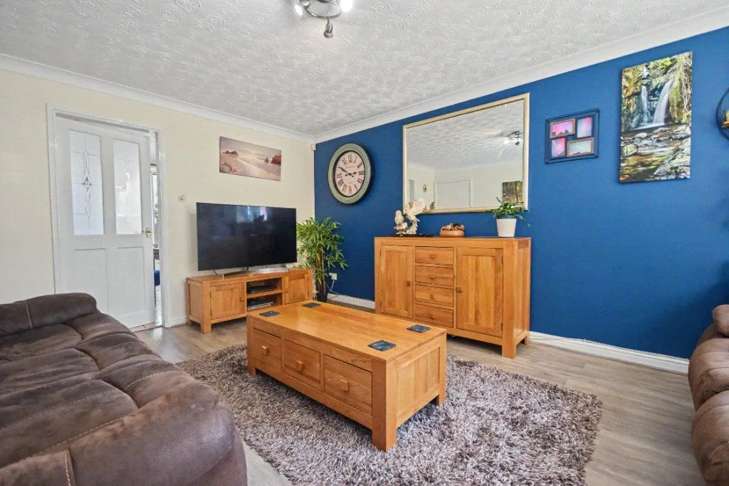 Laithes Court, Wakefield, WF2, photo 4