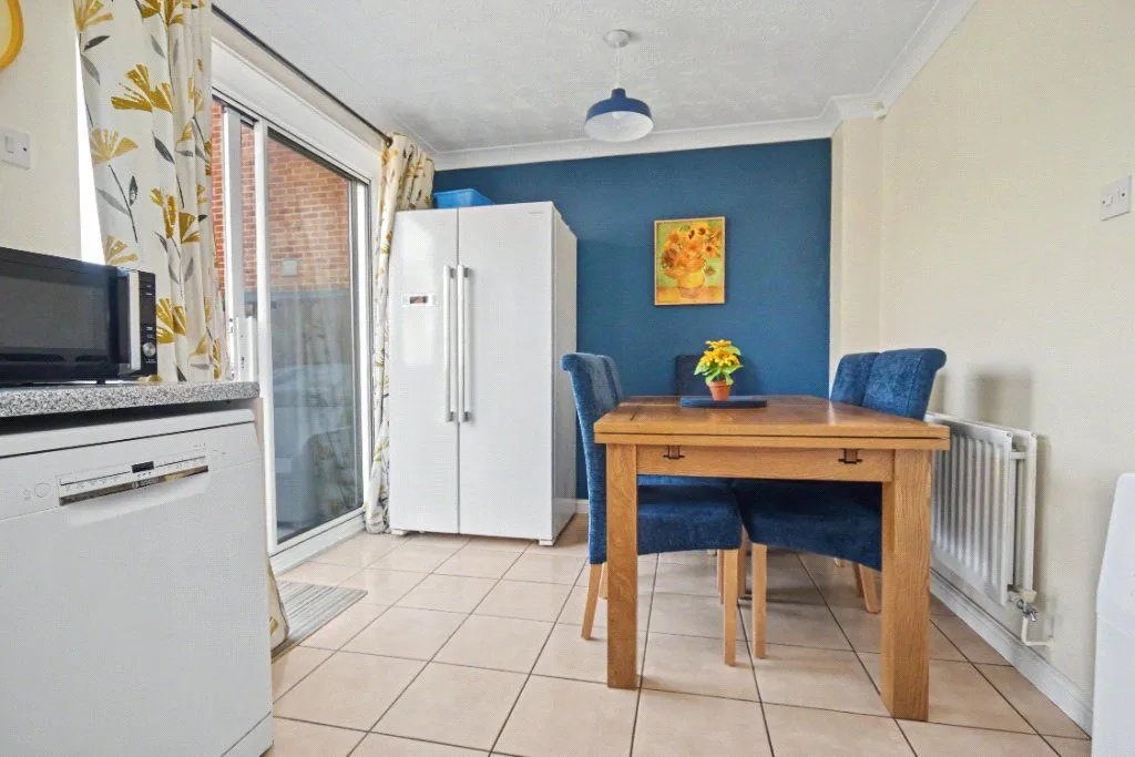 Laithes Court, Wakefield, WF2, photo 6