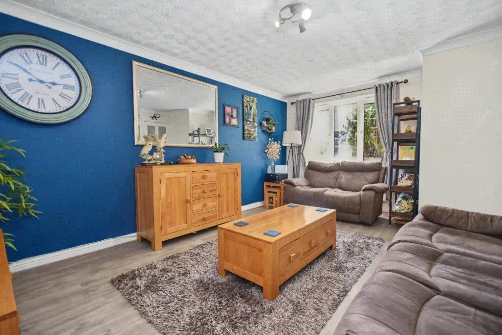 Laithes Court, Wakefield, WF2, photo 5