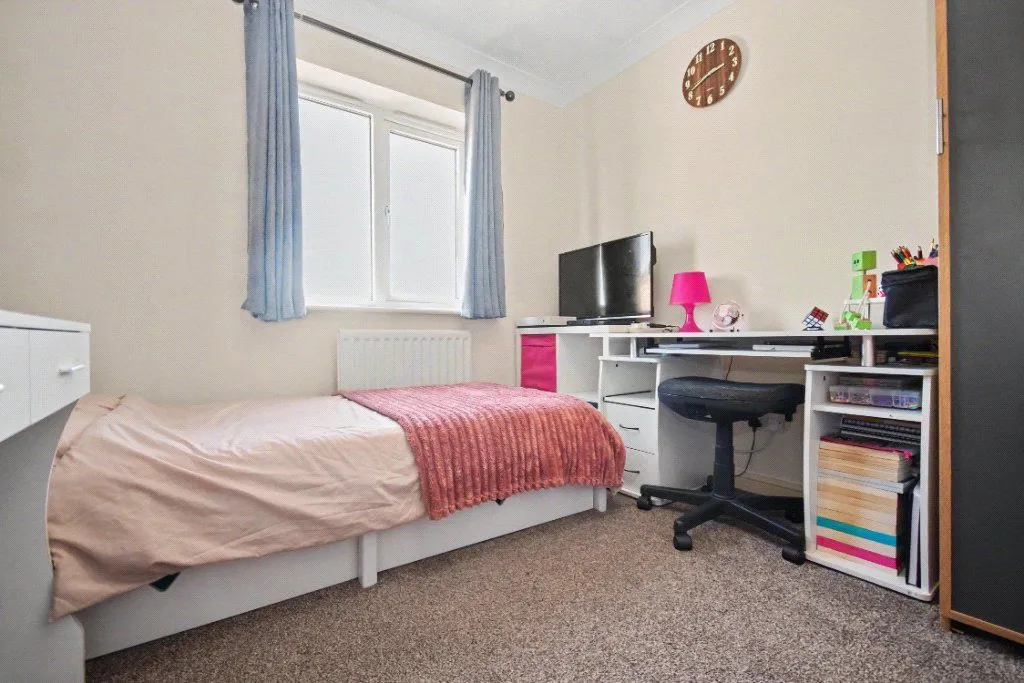 Laithes Court, Wakefield, WF2, photo 8