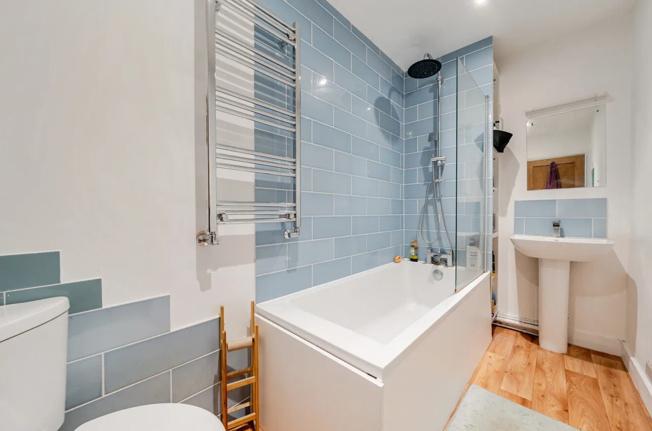 Whitemore Road, Guildford, GU1, photo 10