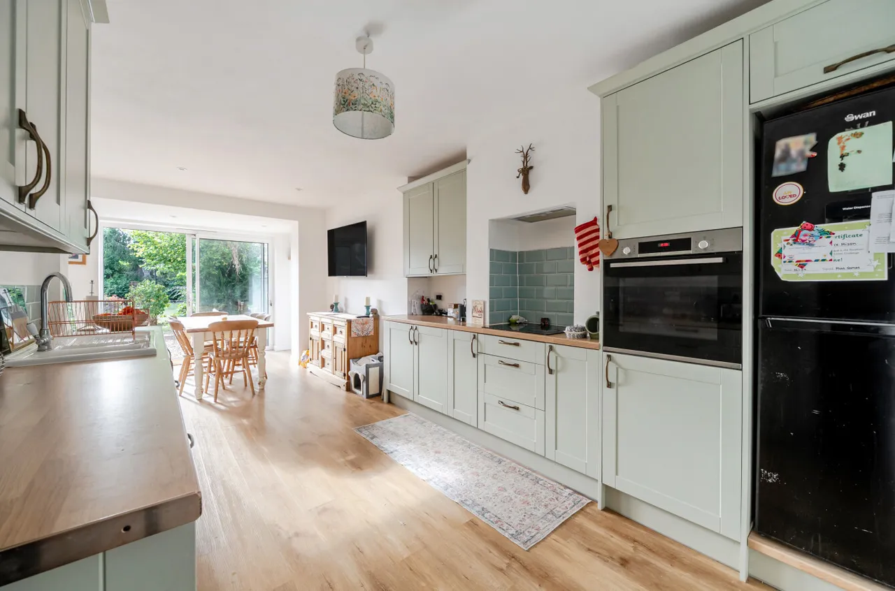 Whitemore Road, Guildford, GU1, photo 3