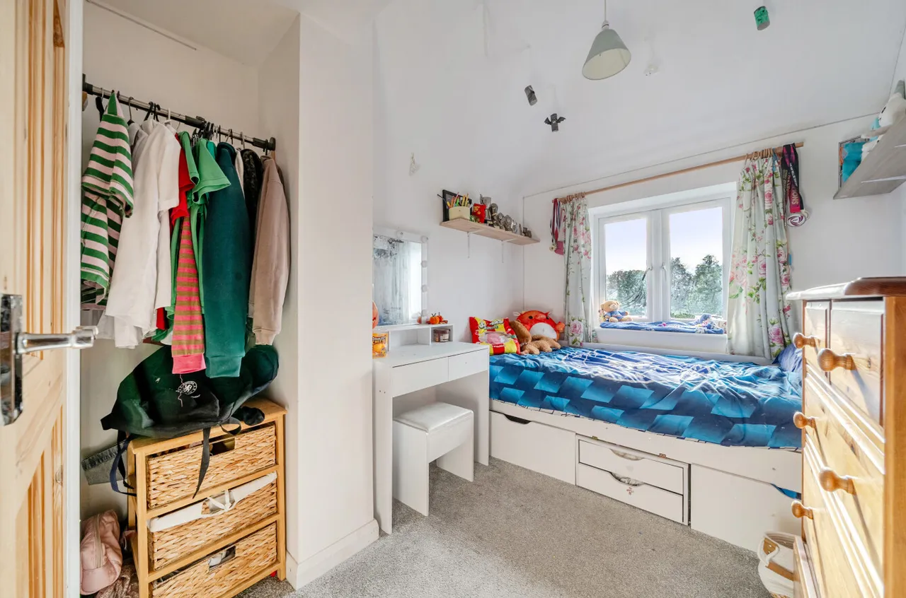 Whitemore Road, Guildford, GU1, photo 8