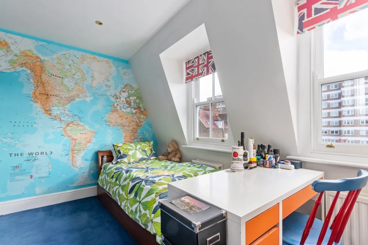 Black Lion Lane, London, W6, photo 16