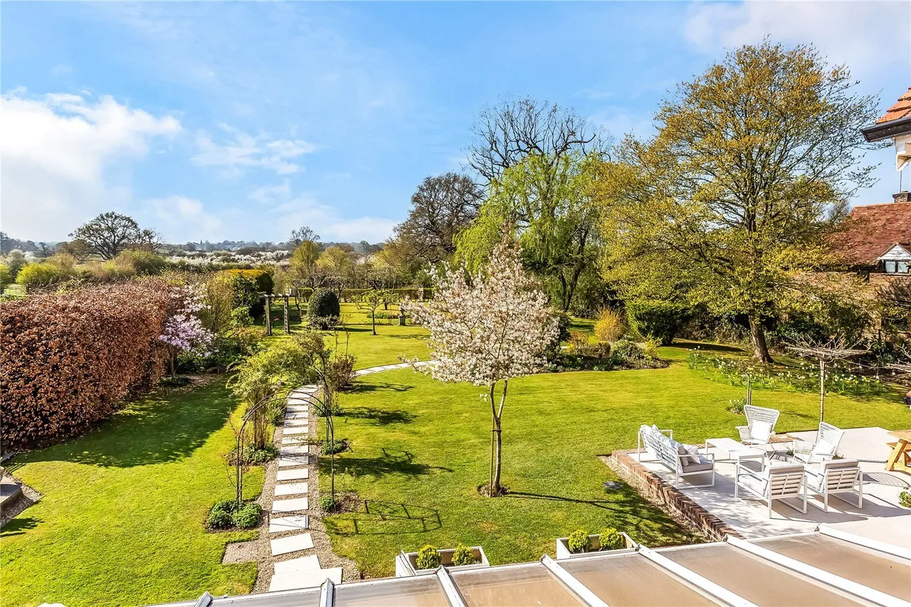 Bowerland Lane, Crowhurst, RH7, photo 2