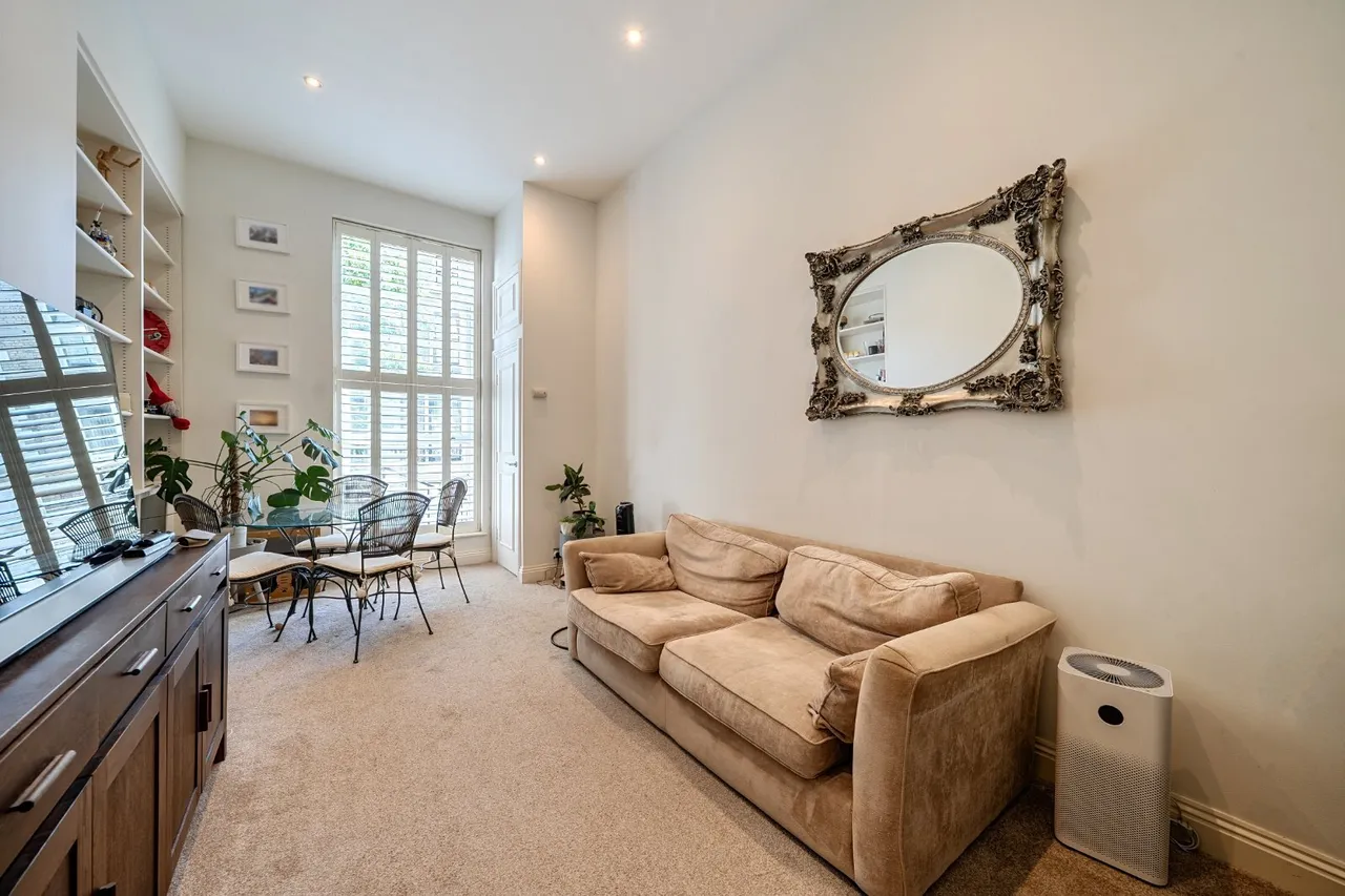 1 bed flat for sale, Collingham Place, Earls Court, SW5