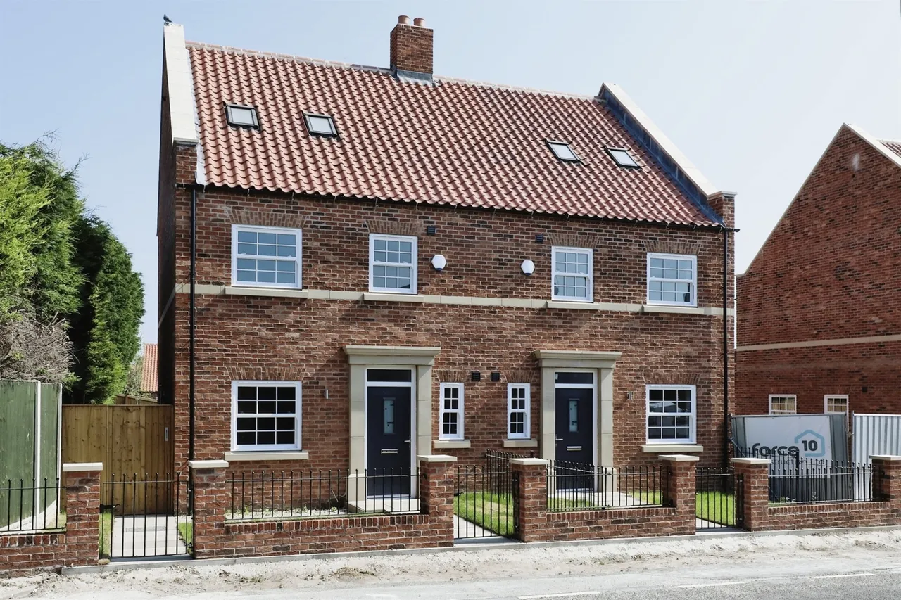 4 bed house for sale — High Street, Elkesley, Retford