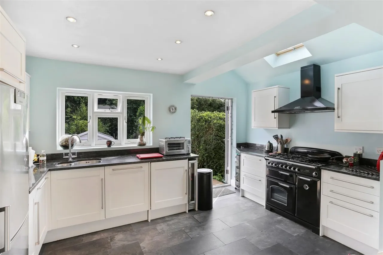 Duffield Road, Tadworth, Walton On The Hill, KT20 7UQ, photo 3